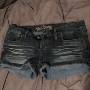 Wildflower Denim Short Size 15. Super cut!